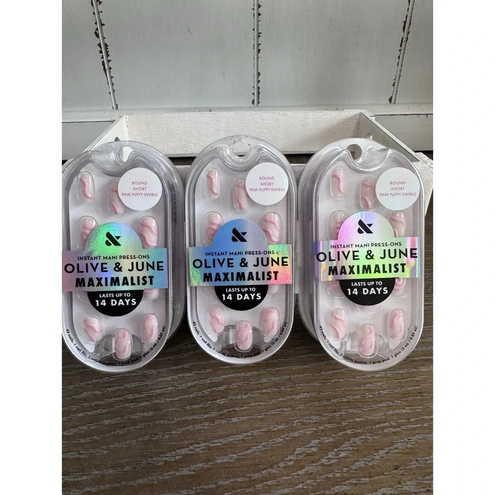 Olive & June Maximalist Press-On Nails Pink Puffy Swirls Round Short 3 Pack